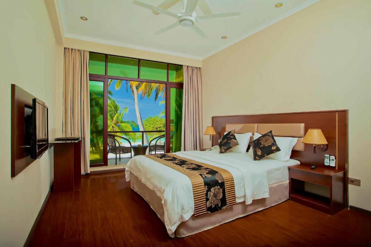 Kaani Beach Hotel At Maafushi Exterior foto